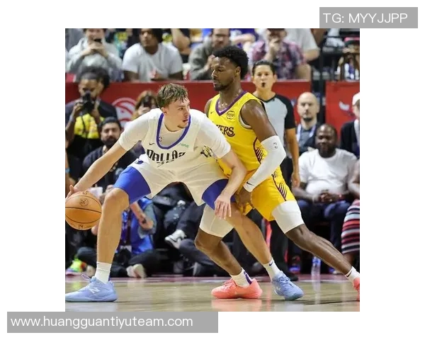 夸梅：布朗尼若想首发需提升接球投篮能力不能只依赖老爸的三分训练