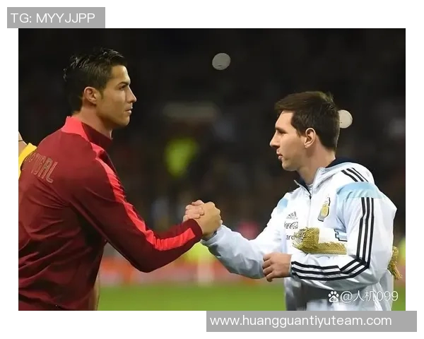 克罗斯评选历史最佳阵容梅西C罗领衔中场魔笛齐祖前锋大小罗同在