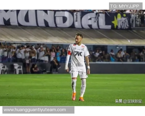 内马尔紧闭双眼深情拥抱罗尔海瑟庆祝绝杀成功逃离降级区 内马尔紧闭双眼深情拥抱罗尔海瑟庆祝绝杀成功逃离降级区