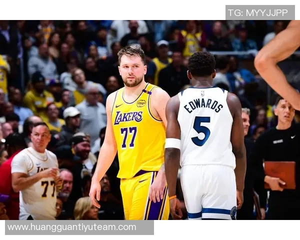 爱德华兹首节爆发后沉寂三节仅得6分表现令人失望